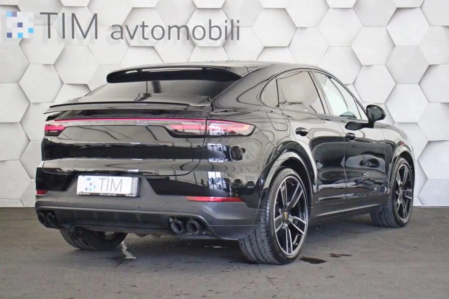 porsche cayenne coupe 3.0 v6t 4x4 aut sport chrono+ panomatrix led bos - slika 4