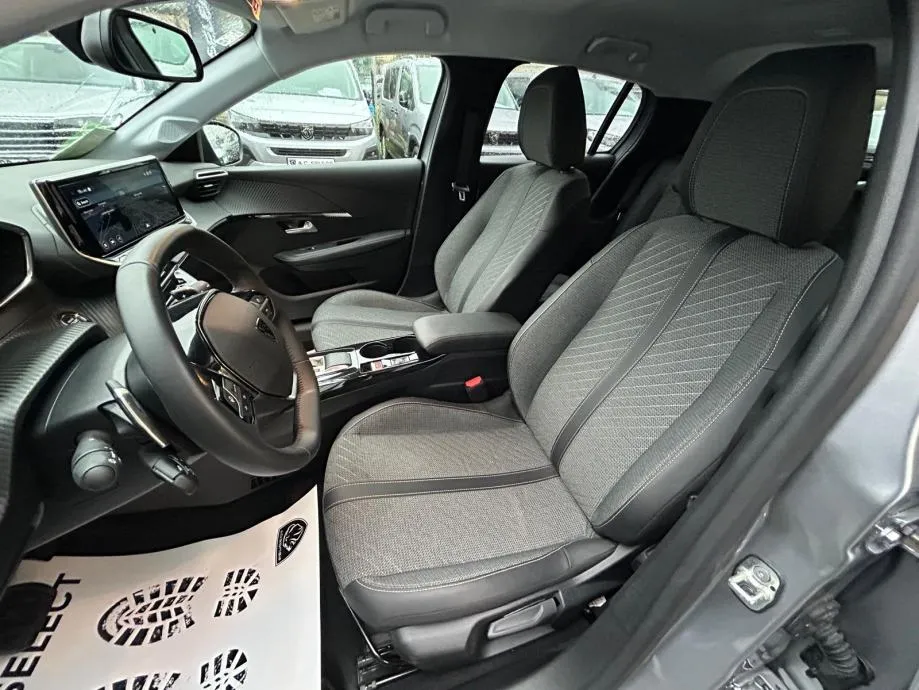 peugeot 208 hybrid 110 e-dcs6 - 2025 - 13000 km - gratis registracija - slika 10