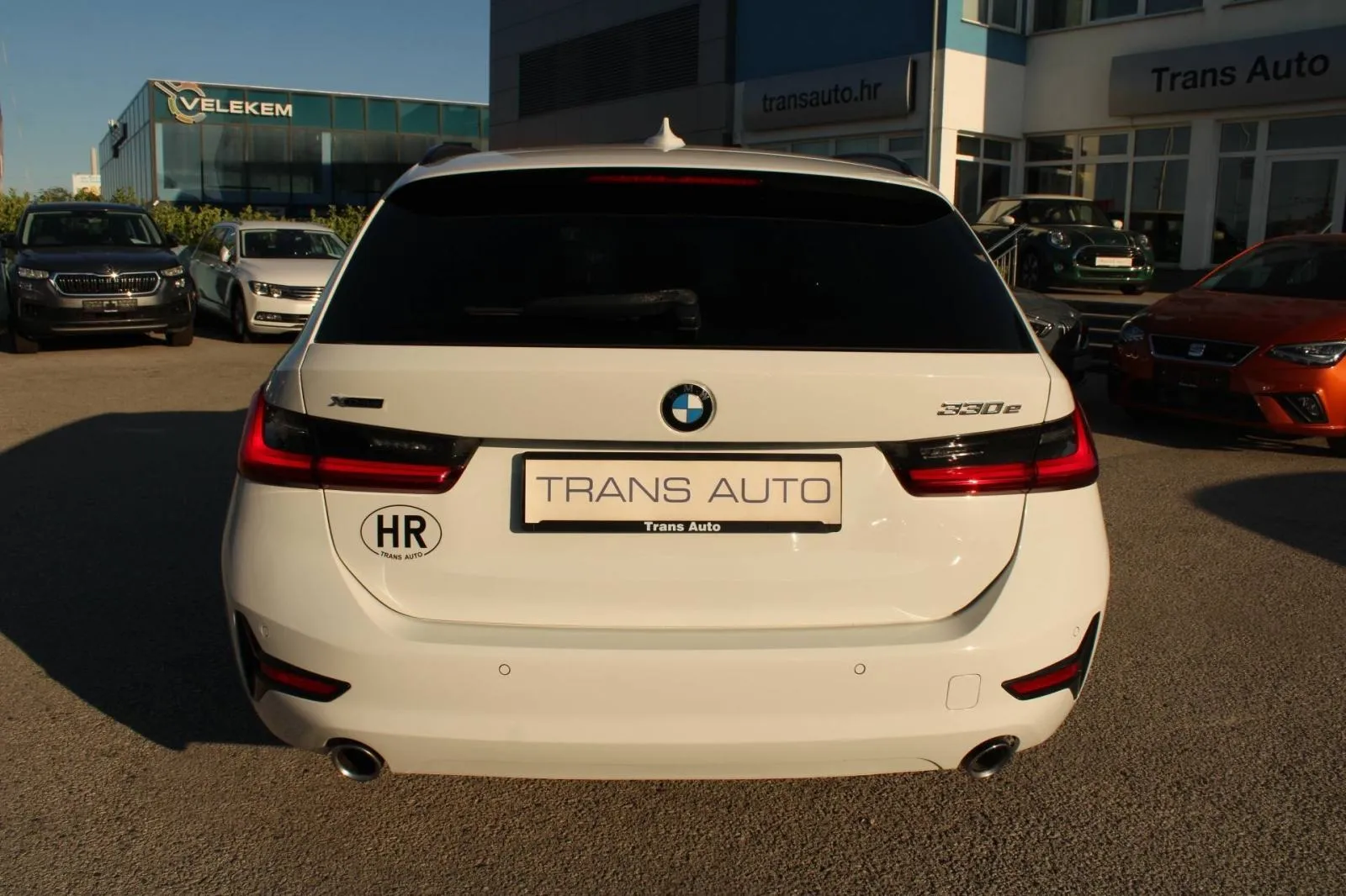 bmw serija 3 330e touring *led, panorama, navigacija* - slika 6