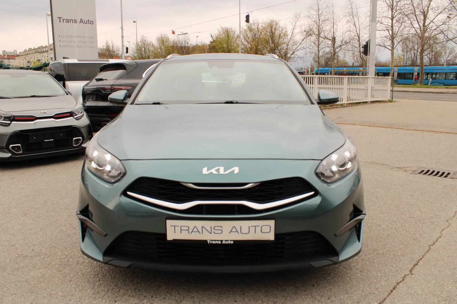 kia ceed sw 1.5 t-gdi automatik *navigacija, kamera* - slika 2