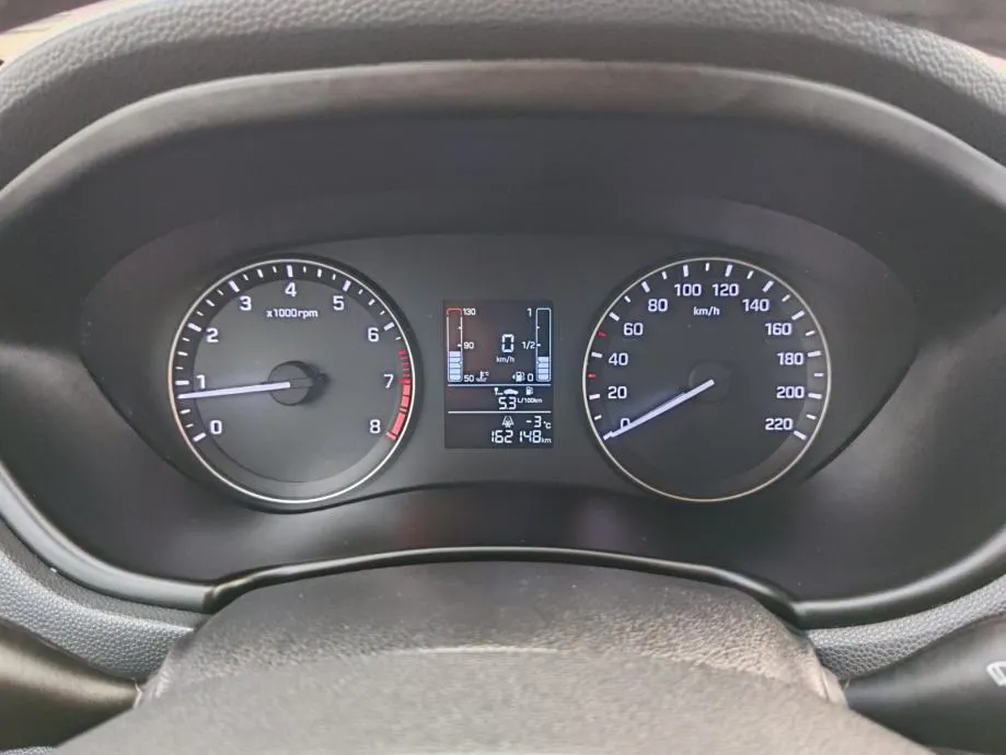 hyundai i20 , 162000 km, 2015 god, katice 24/36 rata - slika 16