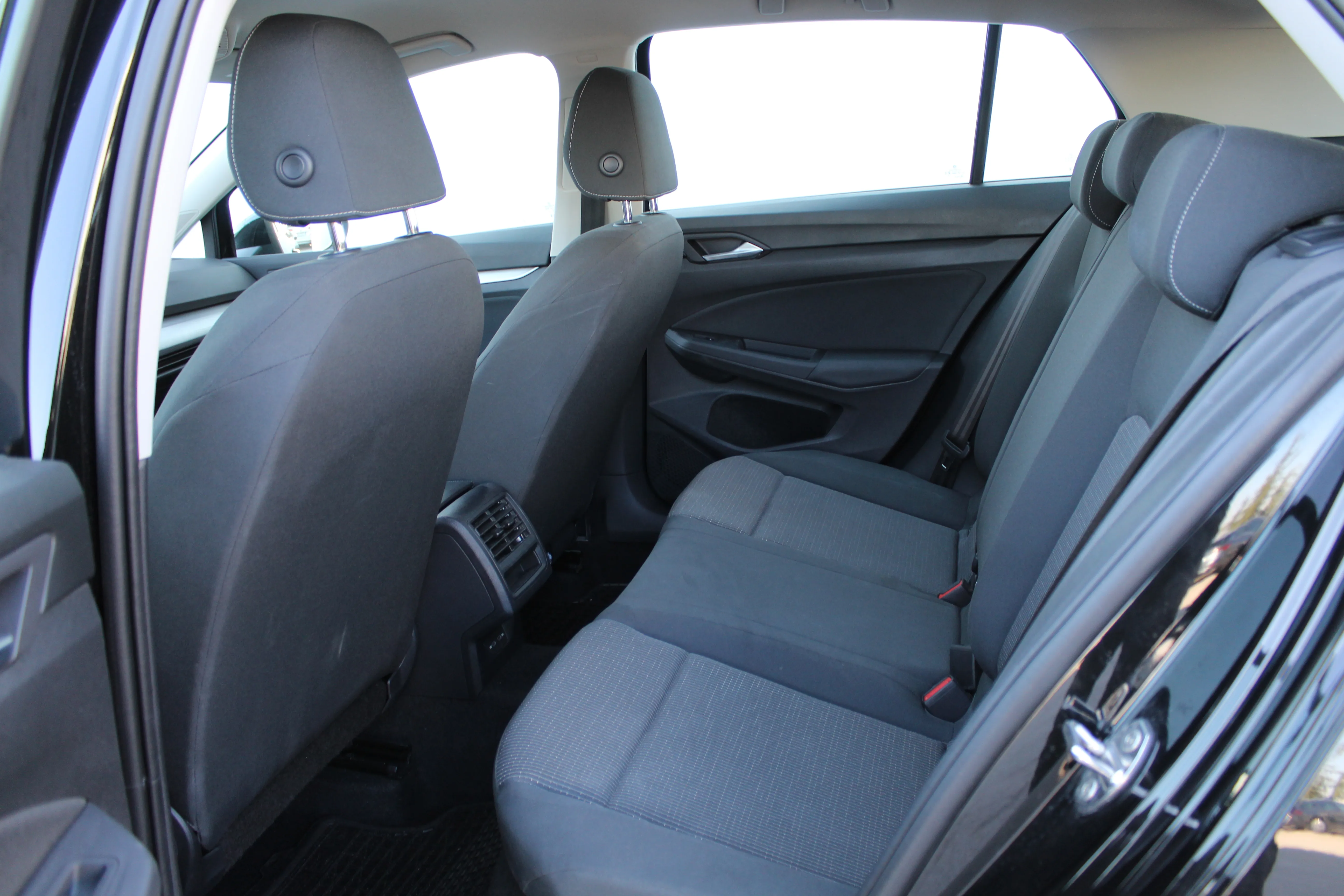 12931 volkswagen golf 8 1.5 tsi - slika 11