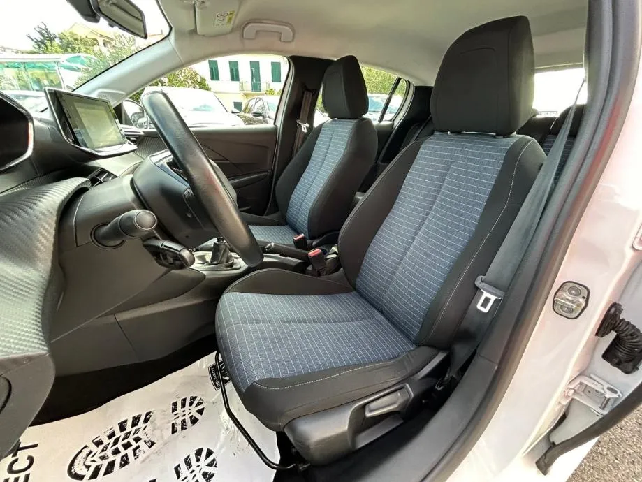 peugeot 208 1,5 bluehdi - 2021 - navi - servisna - reg 1 god !!! - slika 7
