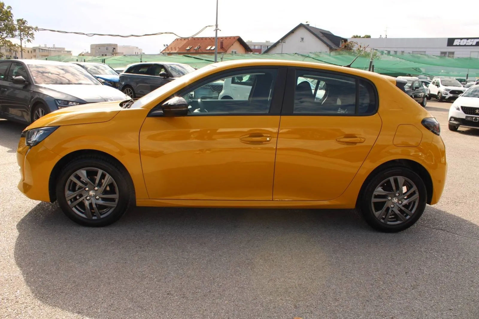 peugeot 208 1.2 puretech *led, navigacija* - slika 8