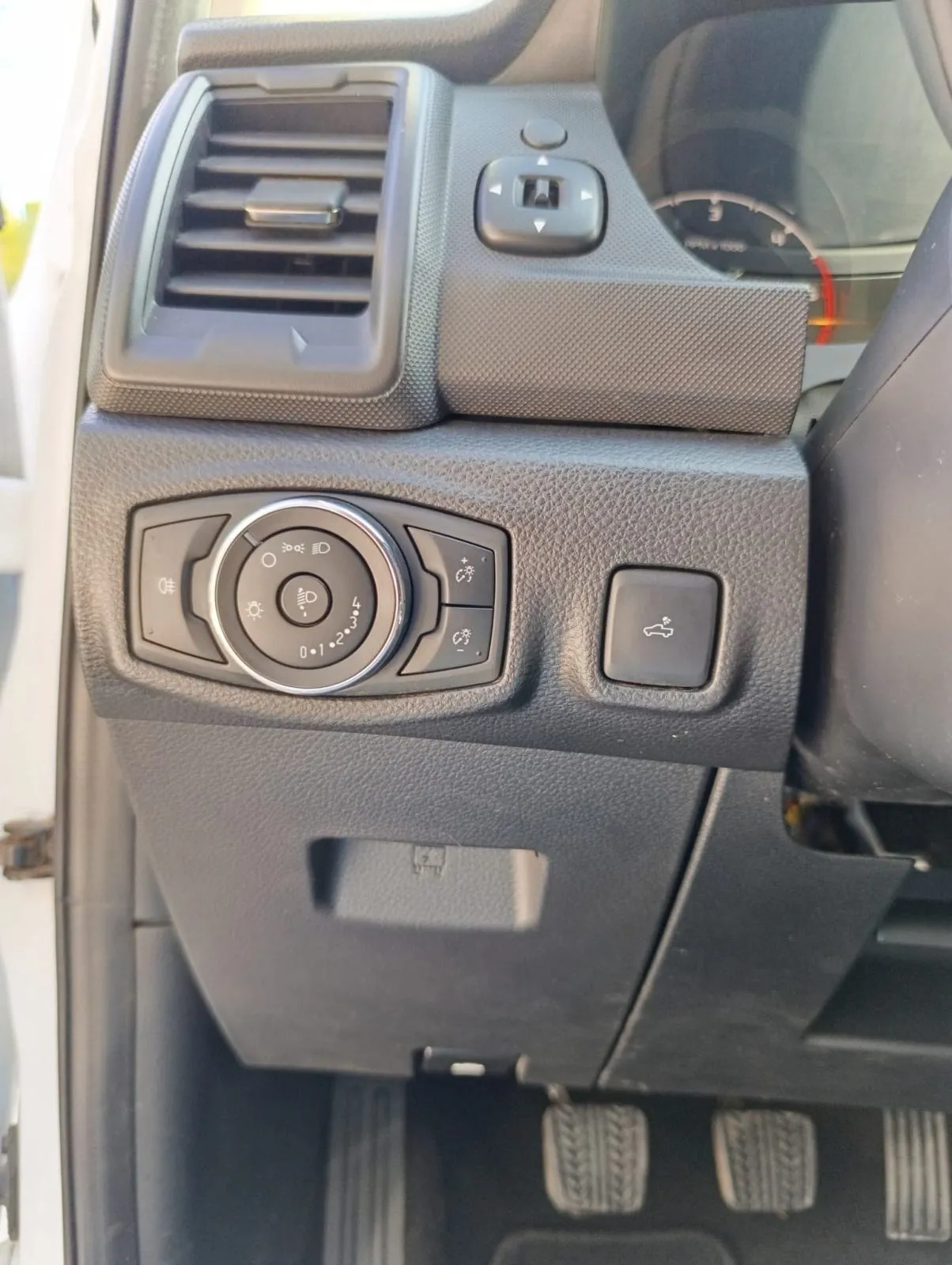 ford ranger dbl cab 4x4 xl - slika 11