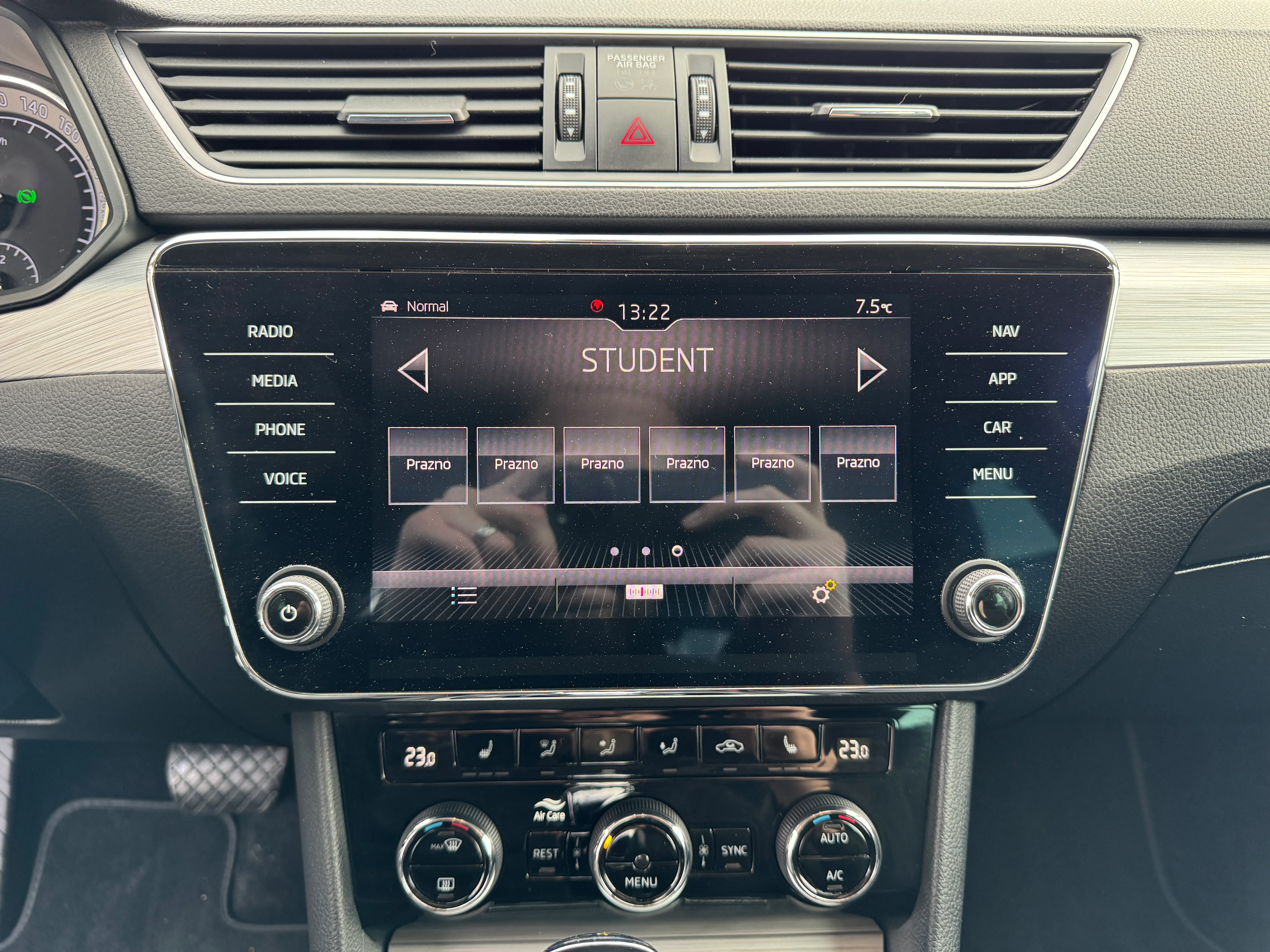 škoda superb 2,0 tdi dsg business - slika 10