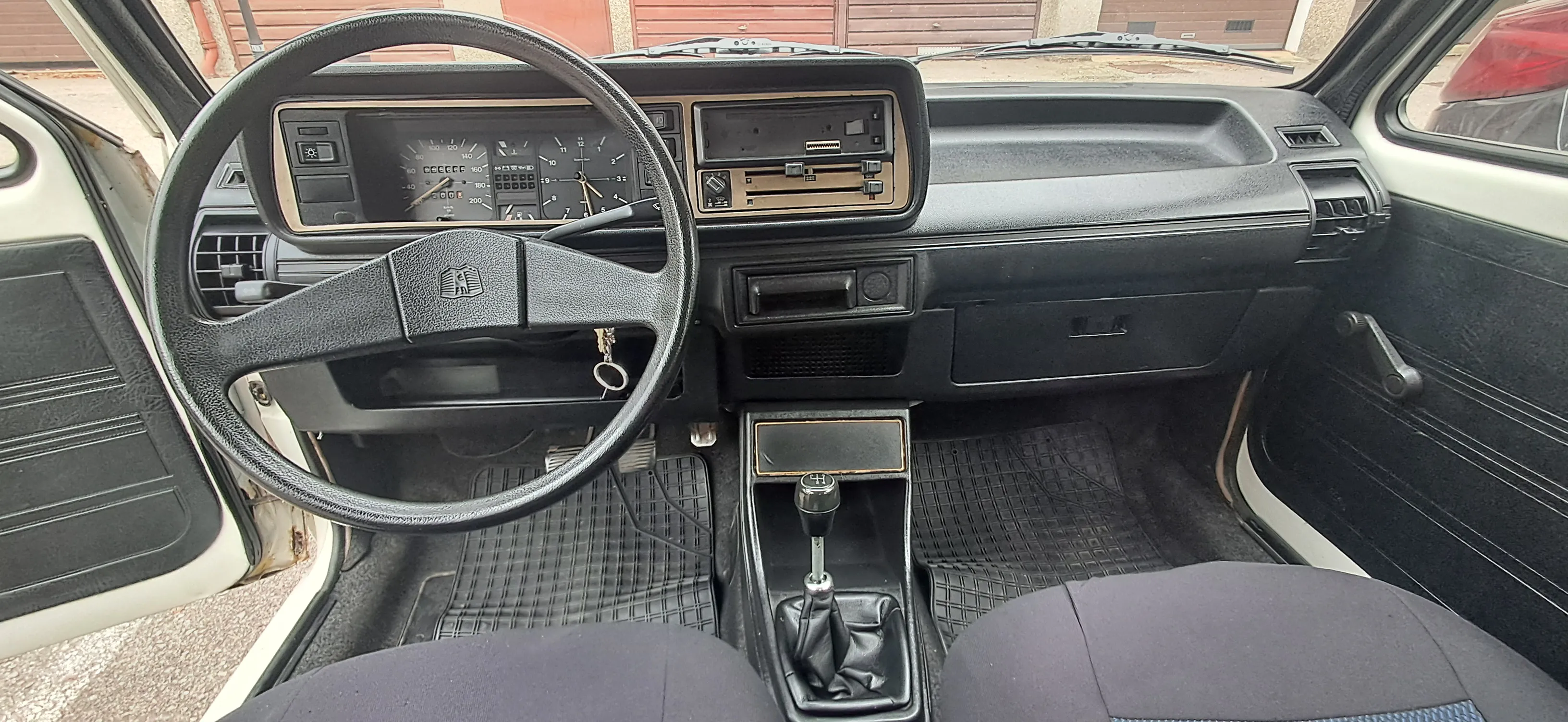 golf i d, 1.6, 40 kw, tas, 236.600 km, 2. vl., oldtimer, reg. 5/2026 - slika 17