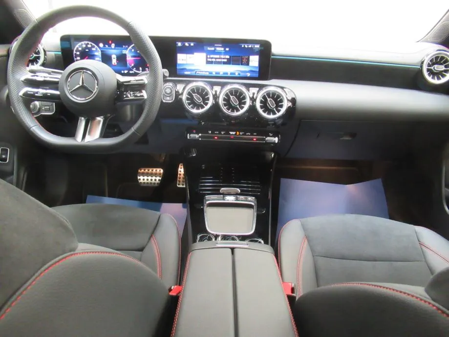 mercedes-benz cla 200 d amg line/keyless/panorama/multibeam led/19" - slika 12