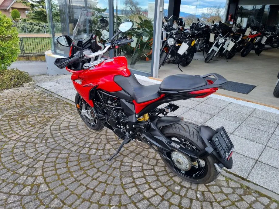 mv agusta turismo veloce rosso abs tcs, s garancijom, 2023 god. - slika 5