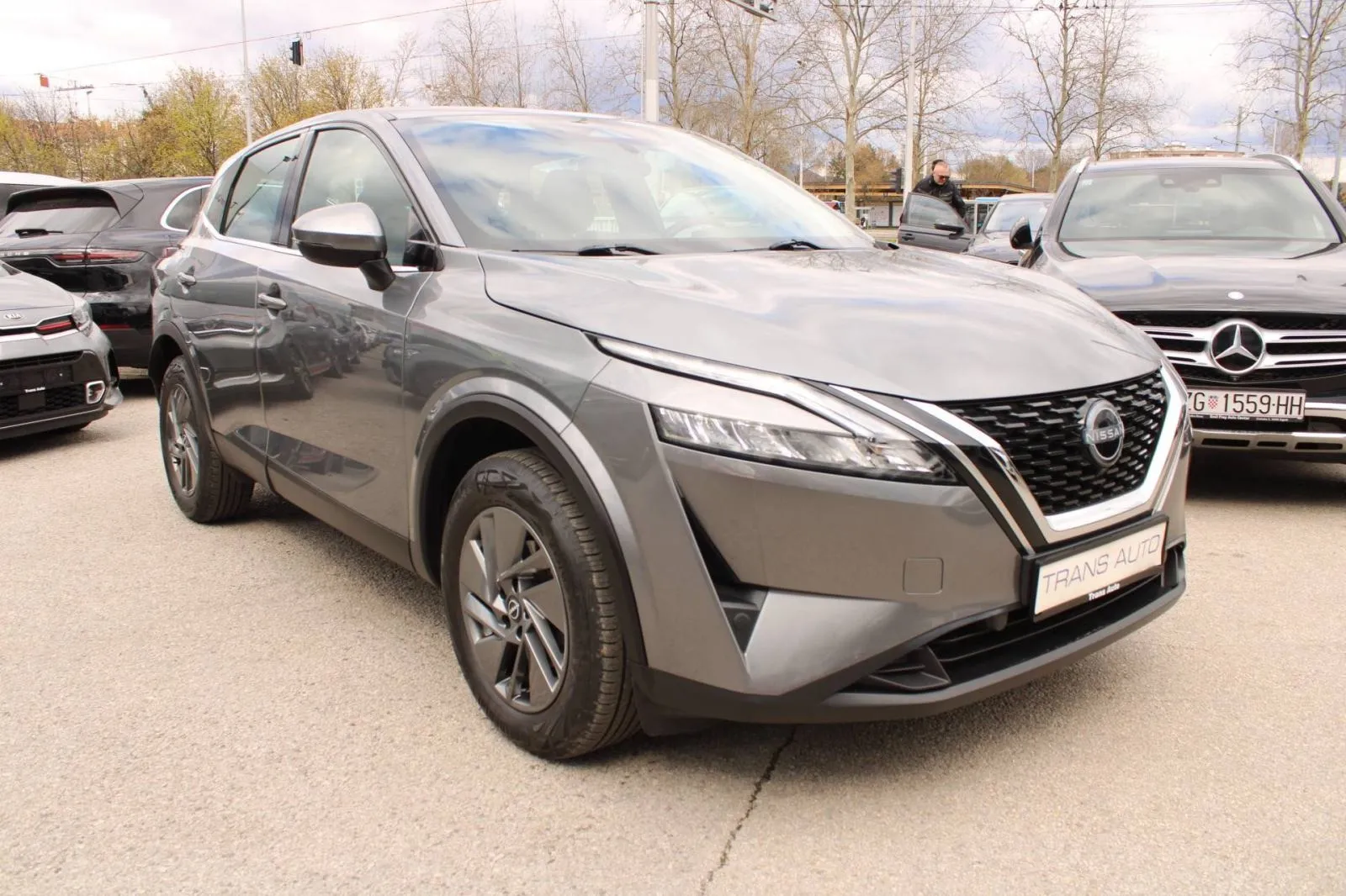 nissan qashqai 1.3 mhev automatik *led, kamera* - slika 3