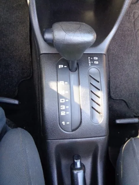 vw golf 3 cabrio 1,8 automatik pink floyd; klima; el. paket - slika 18