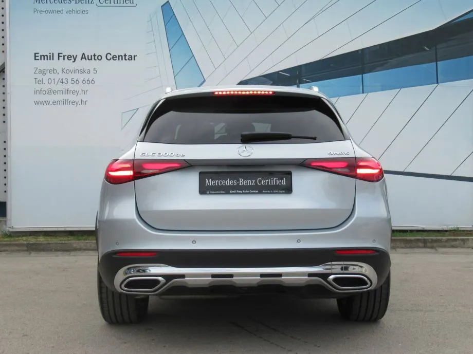 mercedes-benz glc 300 de 4m avantgarde/panorama/head-up/kuka/dc - slika 7
