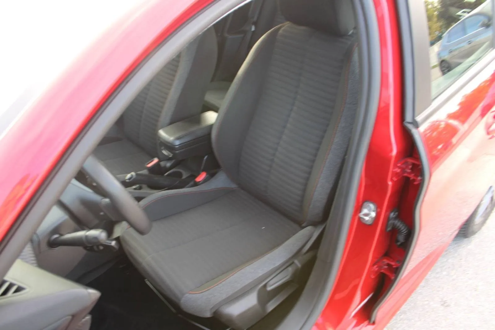 peugeot 208 1.5 hdi *navigacija* - slika 9