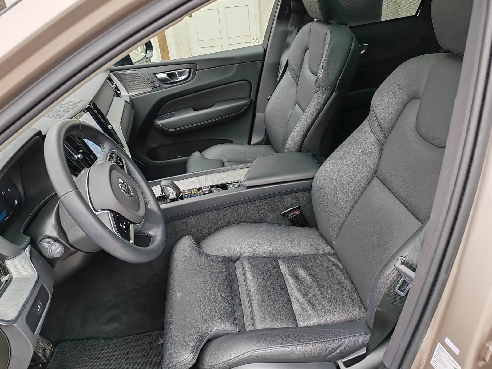 volvo xc60 b4 - slika 4