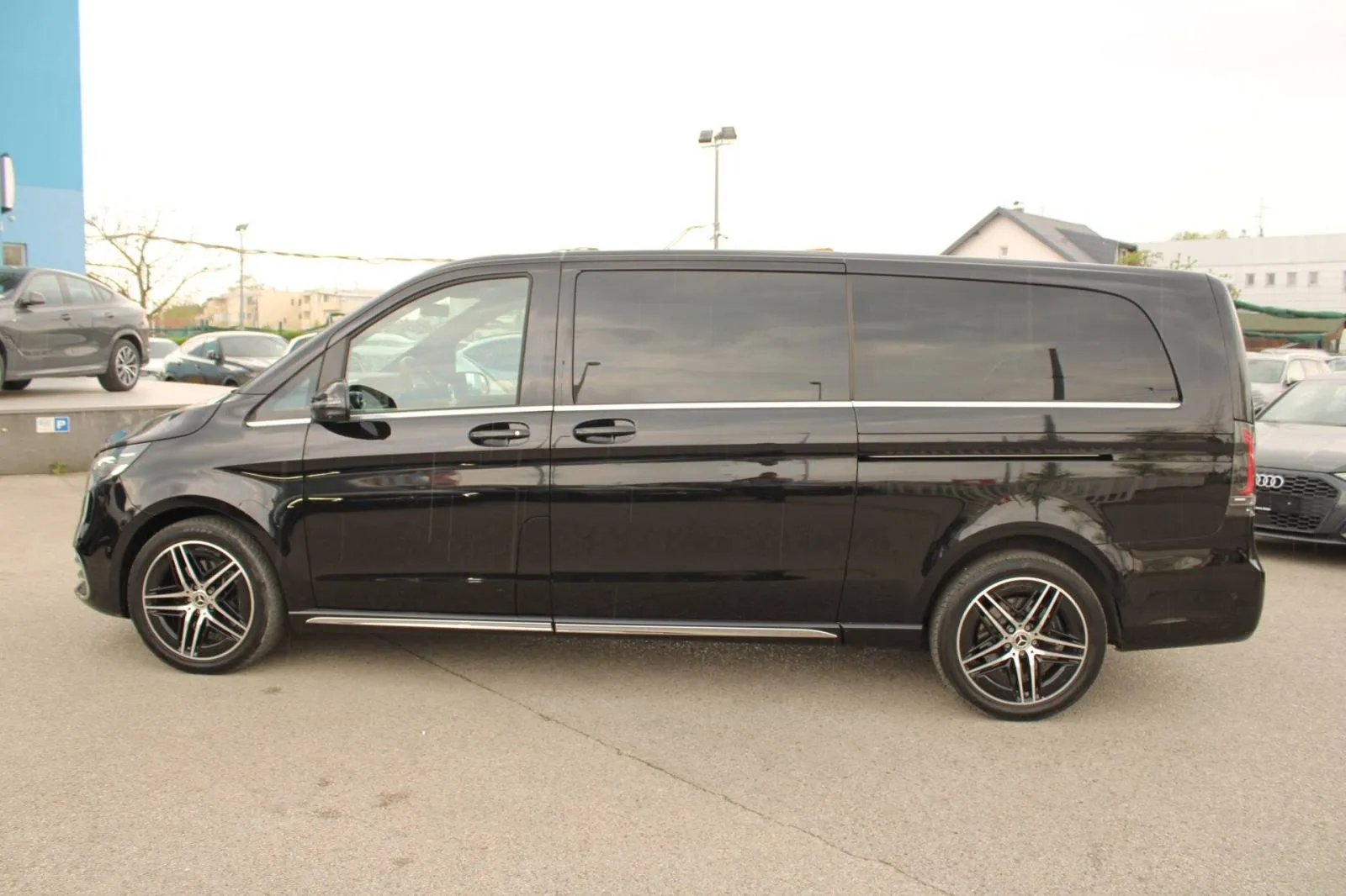 mercedes-benz klasa v 300d amg extralong automatik *led, navigacija, k - slika 8