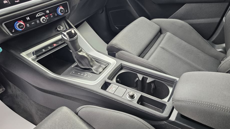 audi q3 35 tdi,automatic,fuul led,alu 19,tempomat,gr.sj,top,jamstvo - slika 17