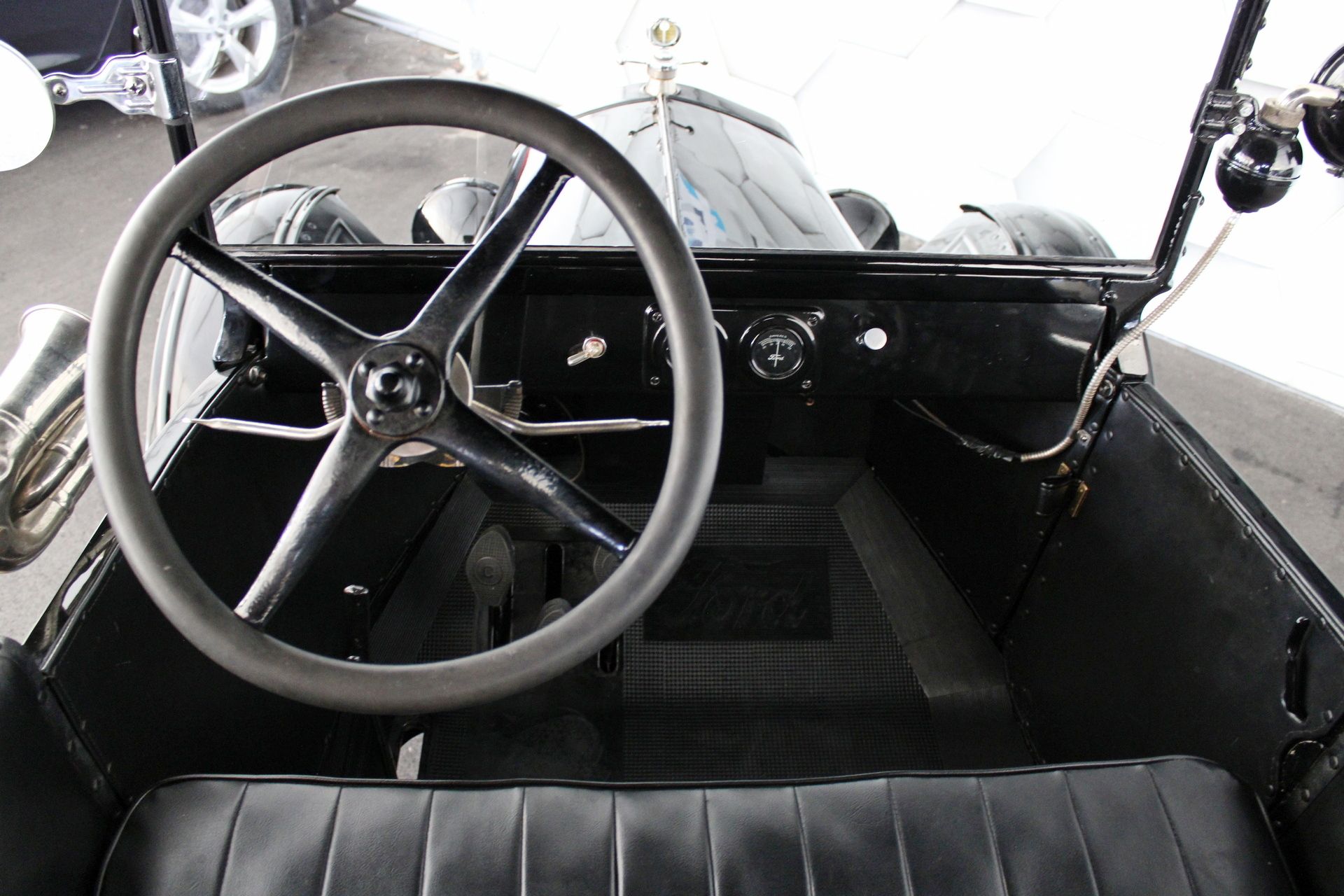 ford model t convertible - restavriran - slika 7