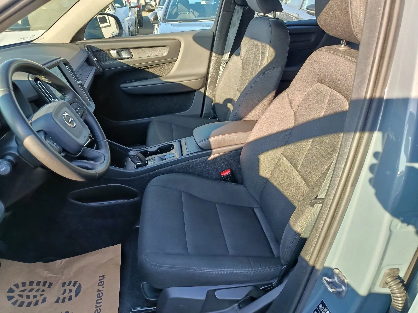 volvo xc40 d3 ,jamstvo do 2 godine,vozilo u sustavu pdv-a - slika 8