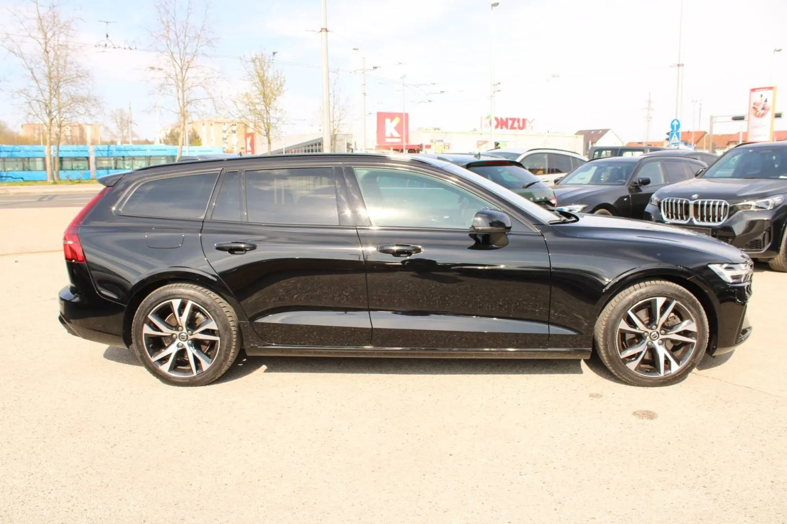 volvo v60 b3 automatik dark plus *led, navigacija, kamera* - slika 4