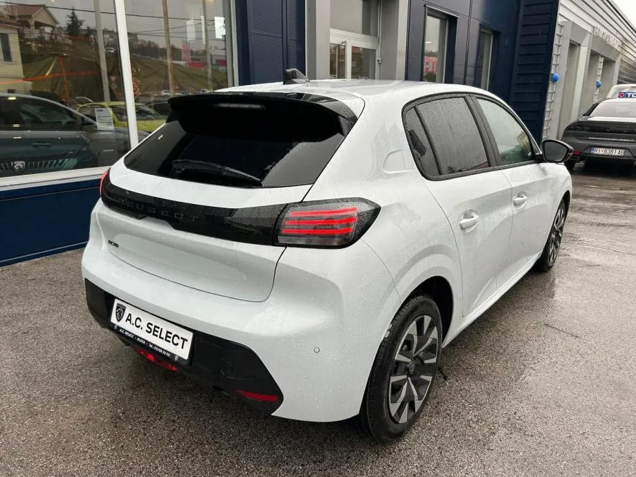 peugeot 208 business 100 - novo - do 8 god jamstva* - rata 192€ - slika 4