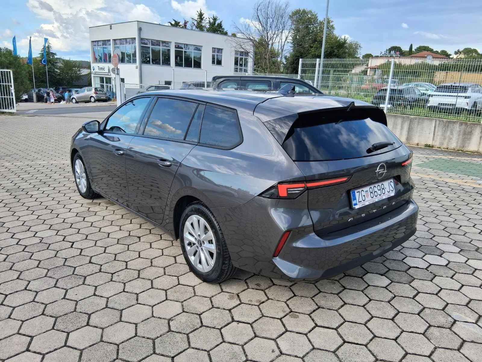 astra sports tourer edition 1,5 cdti at8 - slika 6