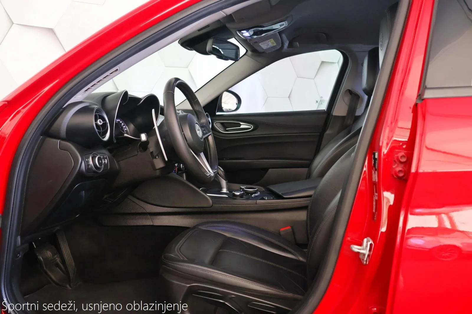 alfa romeo giulia 2.2jtdm at8 super led+biksenon navi radar - slika 10