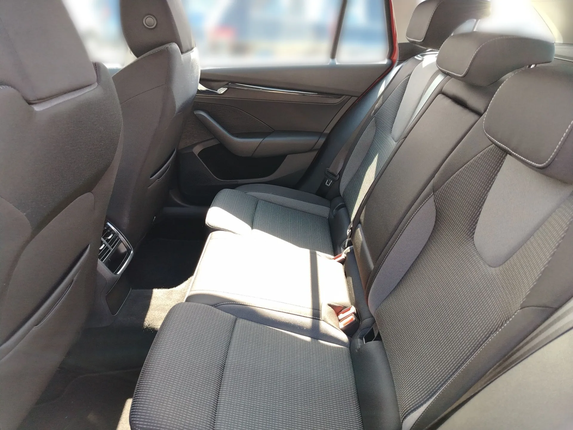 škoda octavia combi 2.0 tdi dsg ambition - slika 11