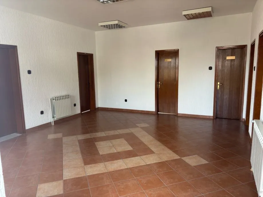 poslovni prostor: višnjevac, uredski, 22 m2, 1.kat - slika 5