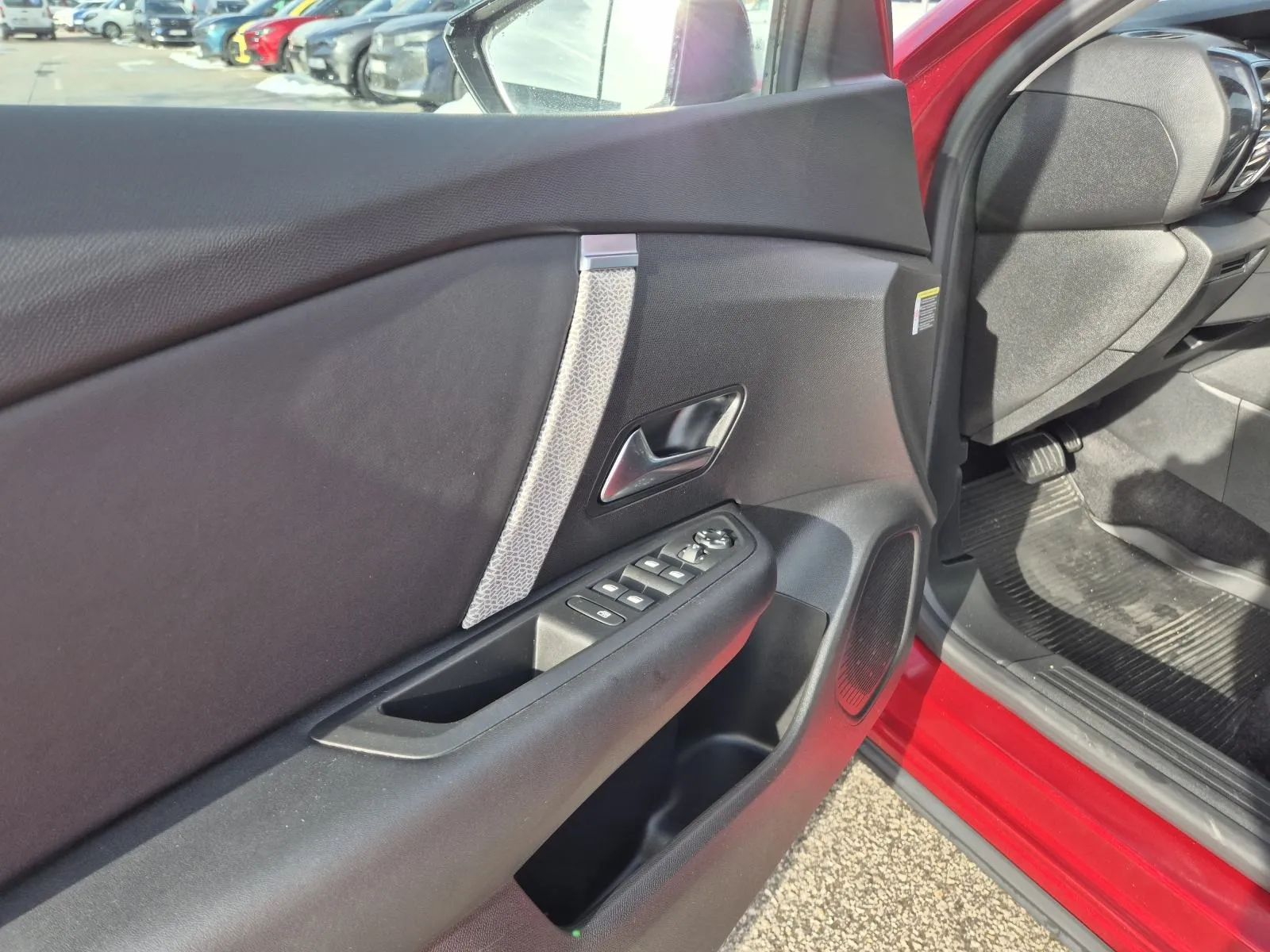 citroën c4 x plus hybrid 136 ks - slika 10