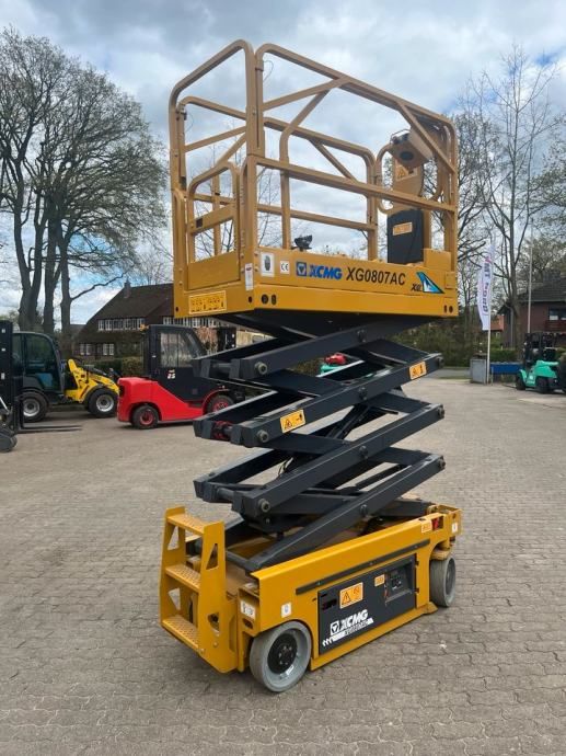 samohodna podizna platforma xcmg 8 m - slika 3