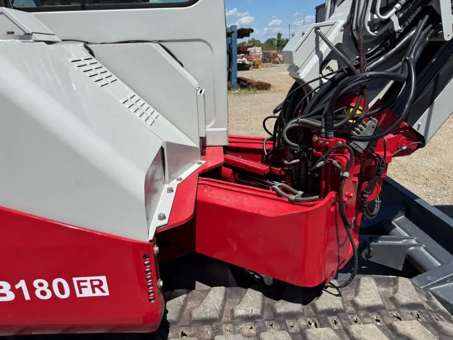 takeuchi tb180fr powertilt - slika 10
