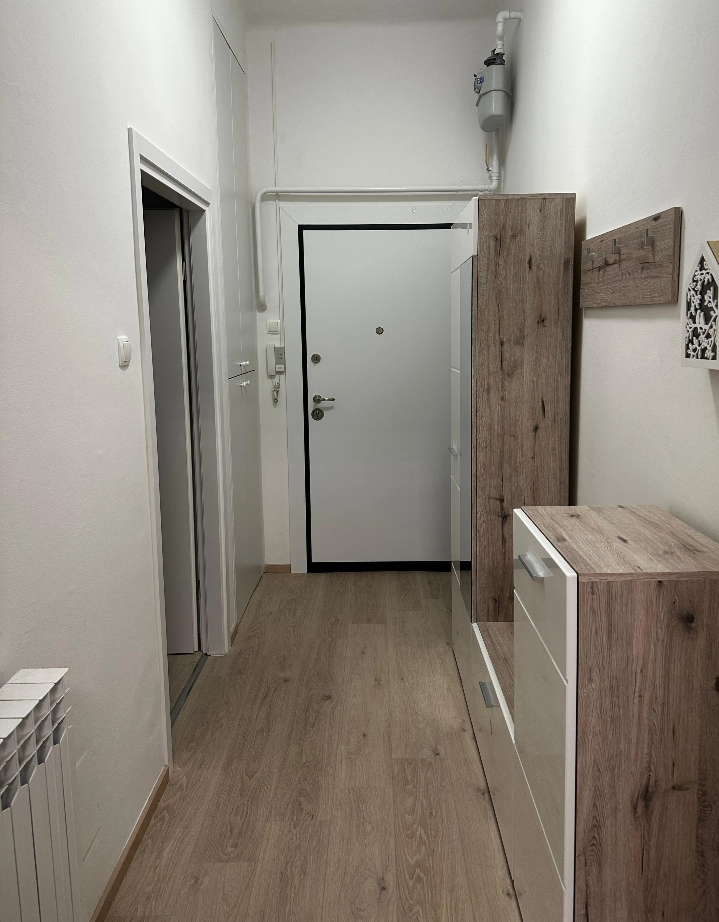 maksimir, novouređen stan 50,37 m2+garaža+dvorište - slika 7