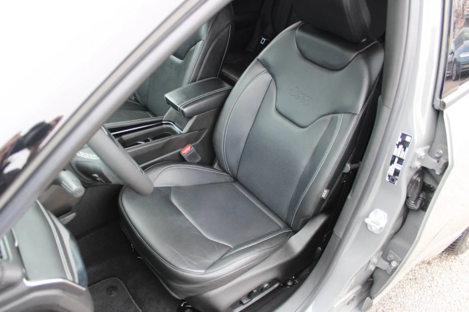 jeep compass 1.3 t4 s automatik *led,navigacija,kamera* - slika 11