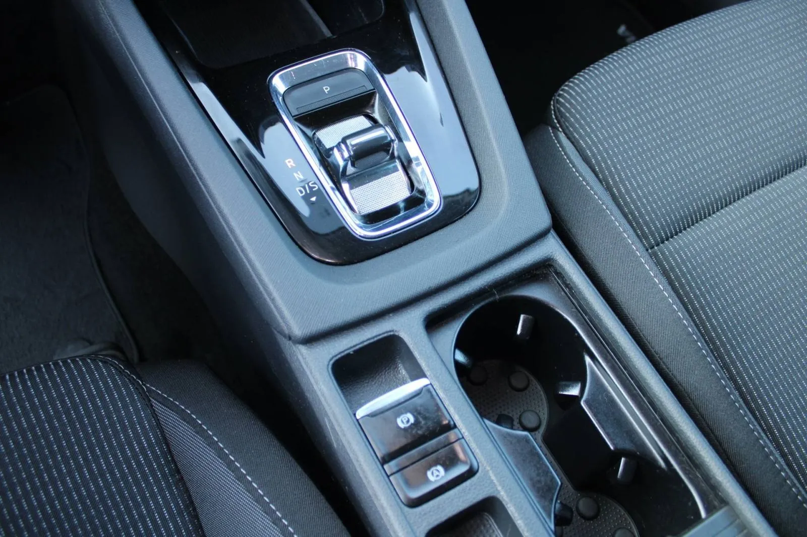 škoda octavia combi 2.0 tdi dsg *led, navigacija* - slika 18