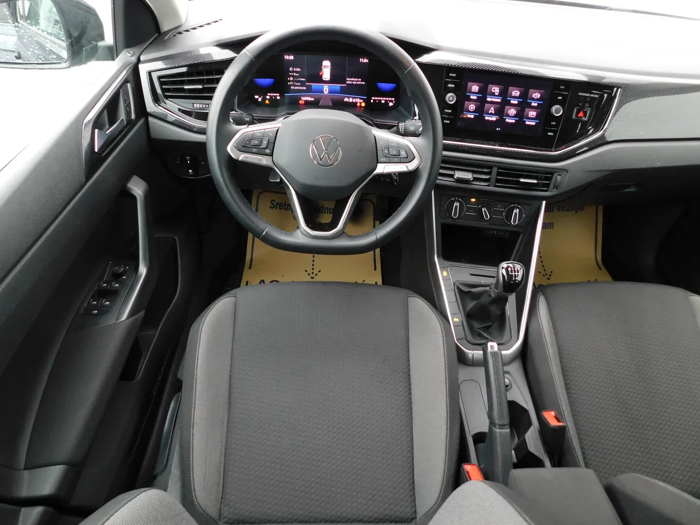10822 volkswagen polo 1.0 tsi life - slika 10