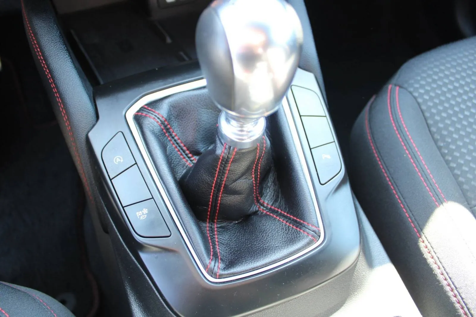 ford kuga 1.5 ecoboost st-line *led, navigacija, kamera* - slika 16