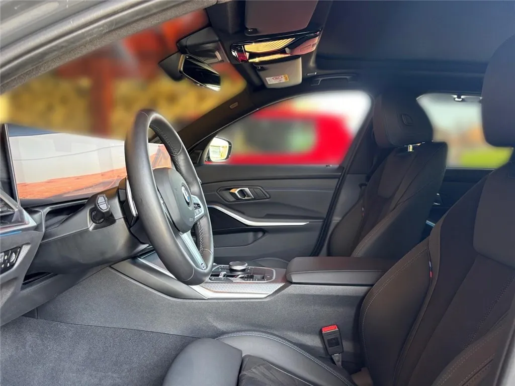 bmw serija 3 touring 320d m sport automatik panorama - slika 11