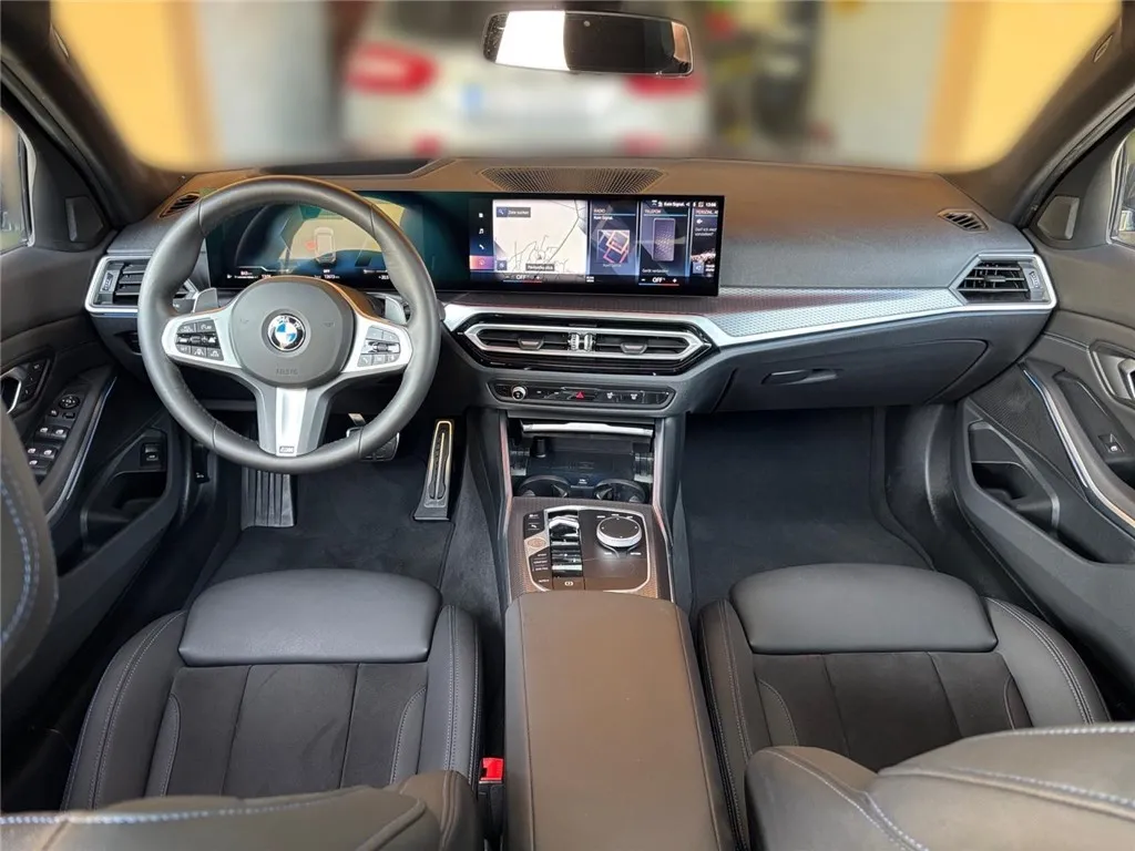 bmw serija 3 touring 320d m sport automatik panorama - slika 16