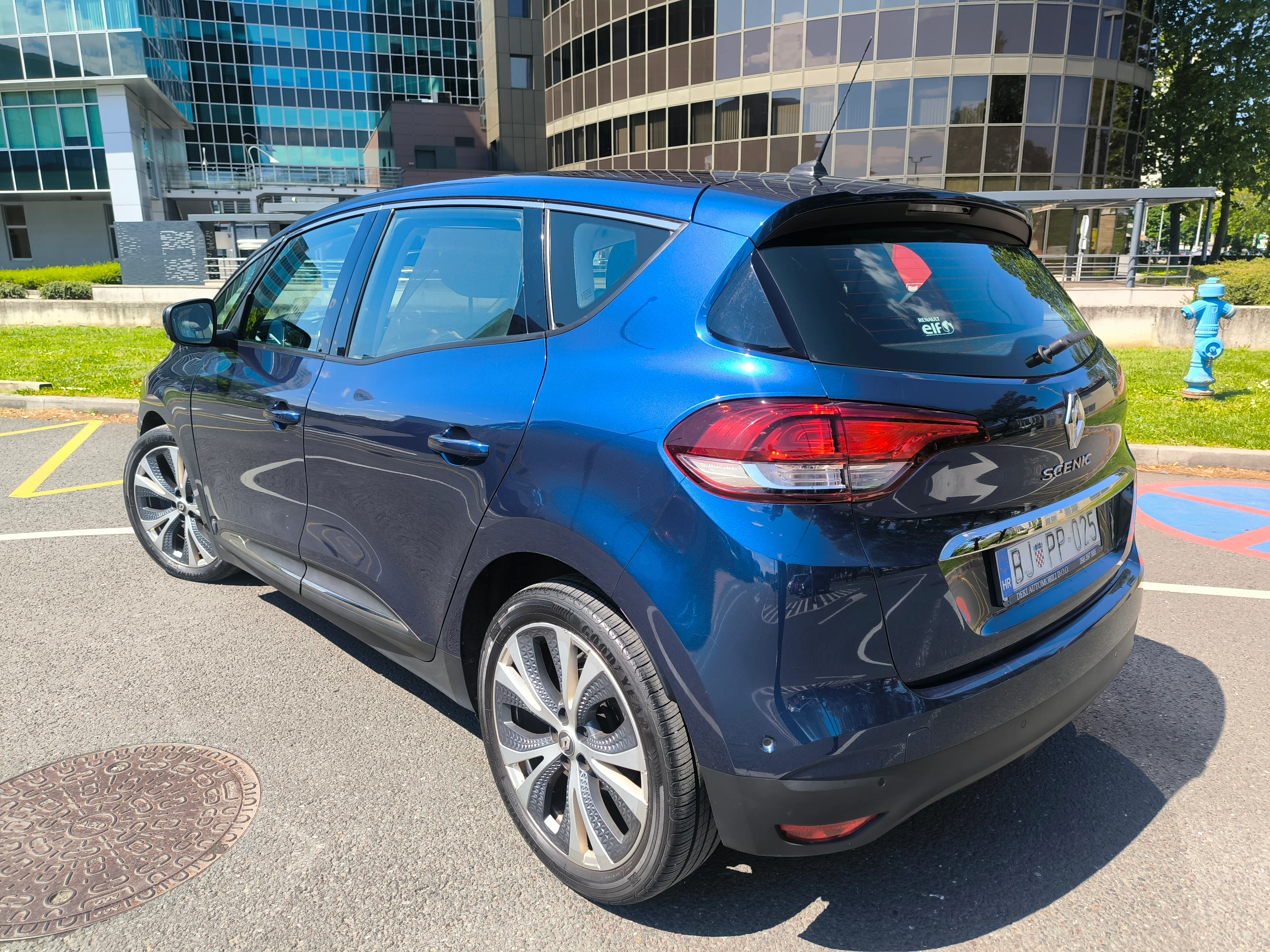 renault scenic 1,5dci, intens, full led, kamera, ekstra stanje - slika 7