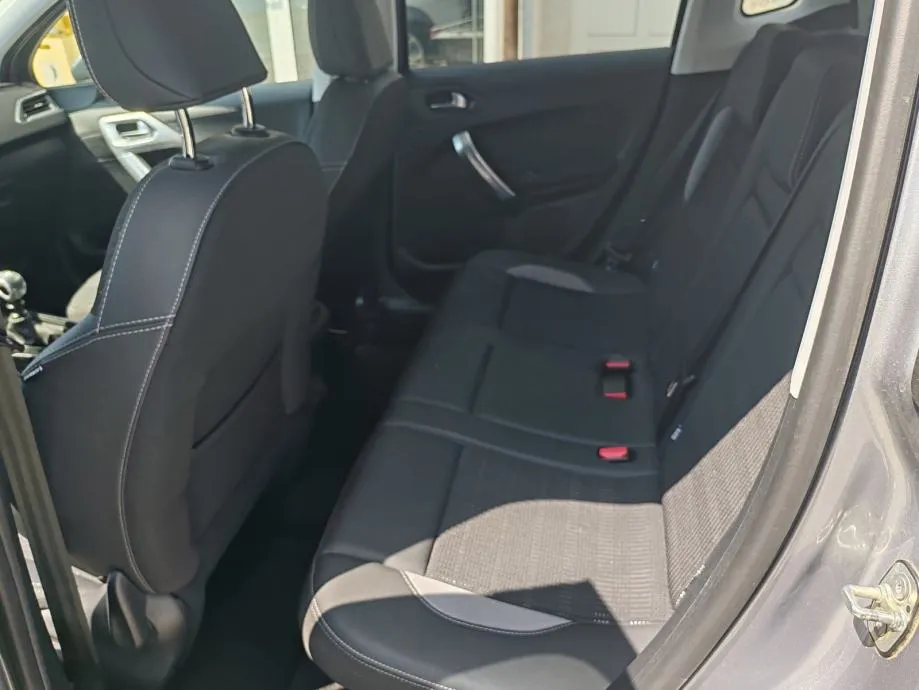 peugeot 2008 1,2 puretech - slika 10