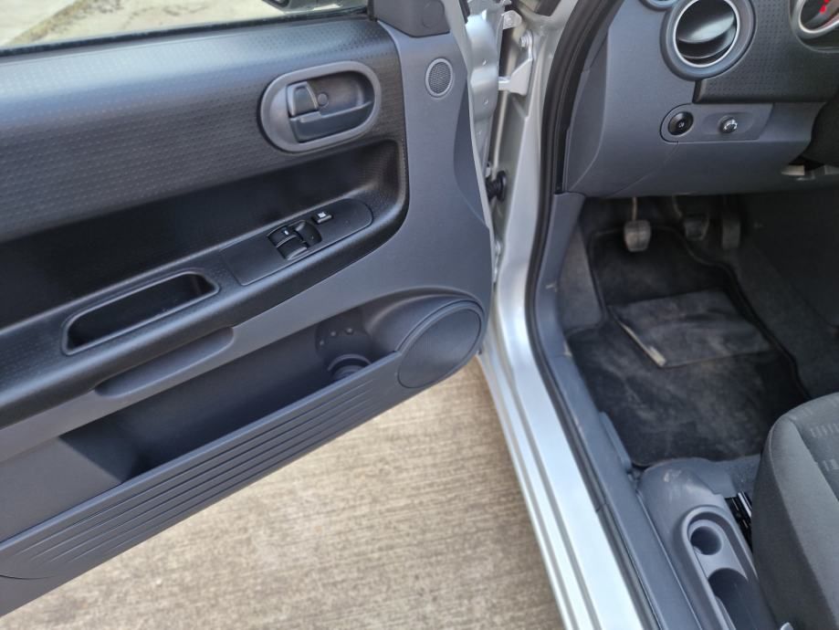 mitsubishi colt cz3 1,3 pocinčan 120 tkm kartice 36 mj - slika 14