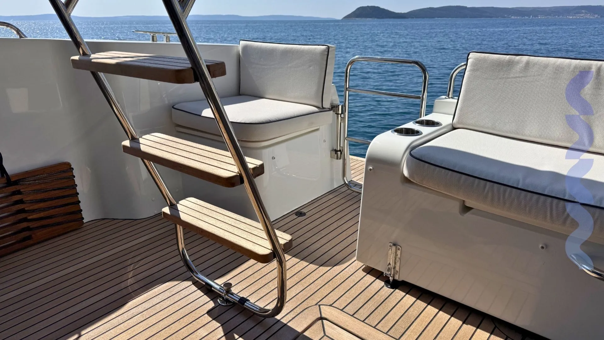 swift trawler 37 - premijera 2026 - slika 7