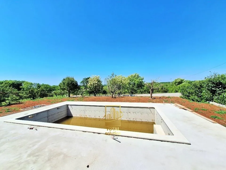istra, barban, 1.5km od mora, kuća 160 m2 sa bazenom, okućnica 1200 m2 (prodaja) - slika 13