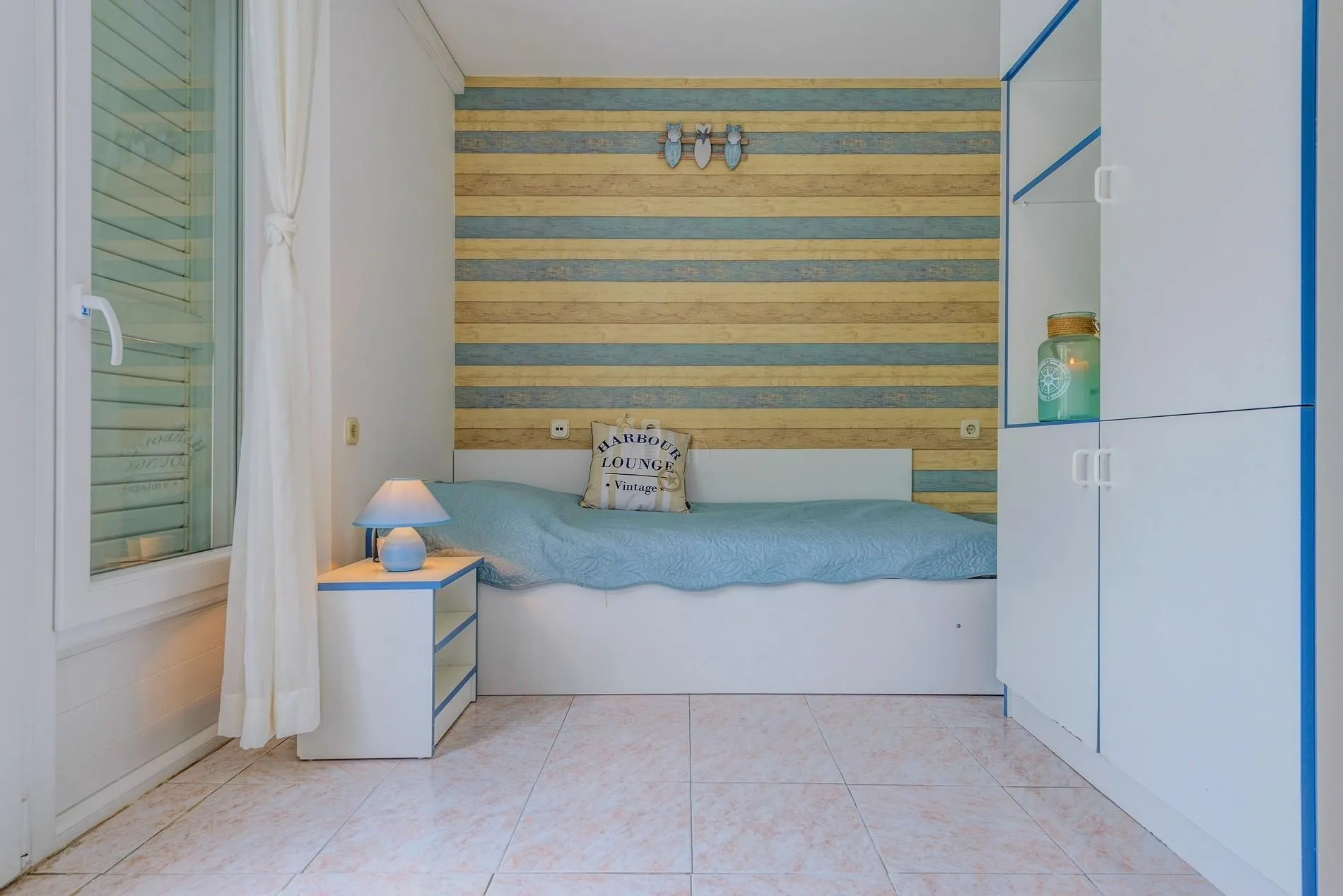 hvar- vrboska, kuća 200 m2, 100 m od mora, 4 apartmana - slika 12