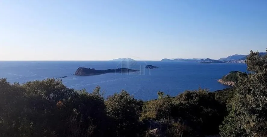Cavtat, građevinsko zemljište 2500 m2, prvi red, za luksuzne ili apartmanske vile