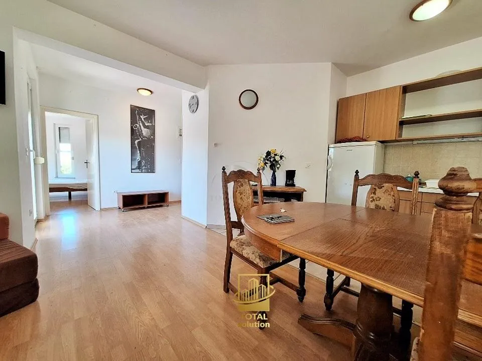 pakoštane, trosobni apartman 56 m2, visoko prizemlje, 400 m od mora - slika 3