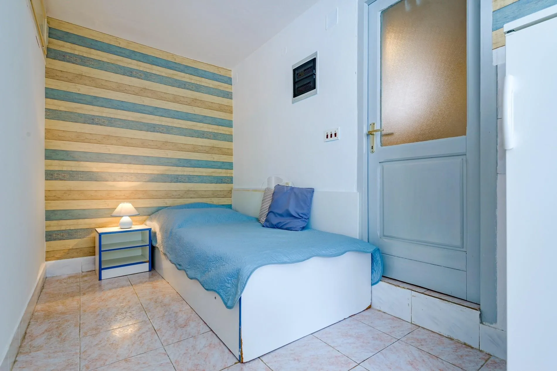 hvar- vrboska, kuća 200 m2, 100 m od mora, 4 apartmana - slika 18