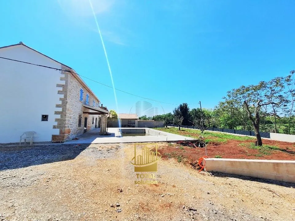 istra, barban, obnovljena stancija 180 m2 sa bazenom, okućnica 2000 m2 - slika 7