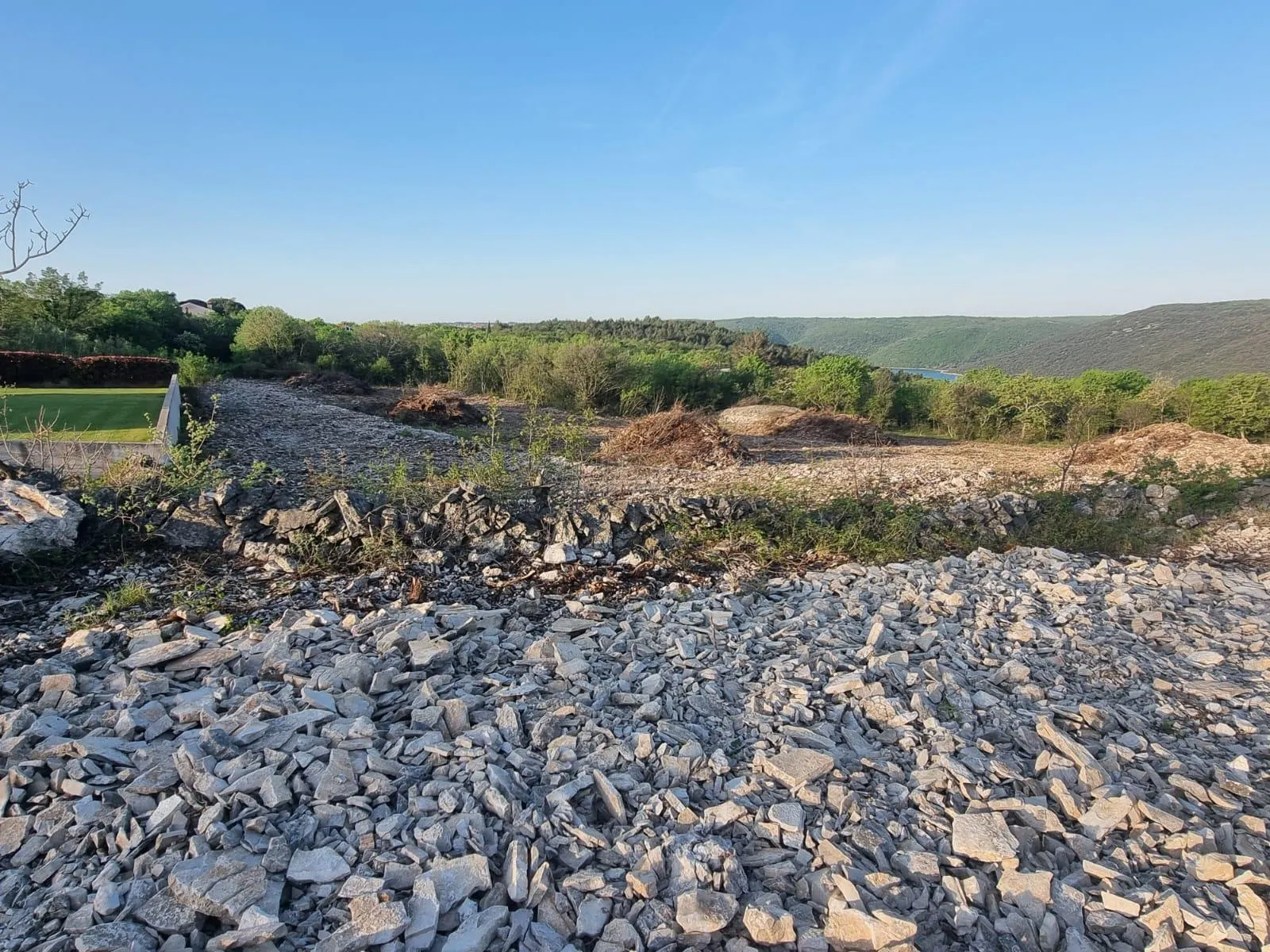 istra, trget, građevinsko zemljište 820 m2, pogled na more!! - slika 2