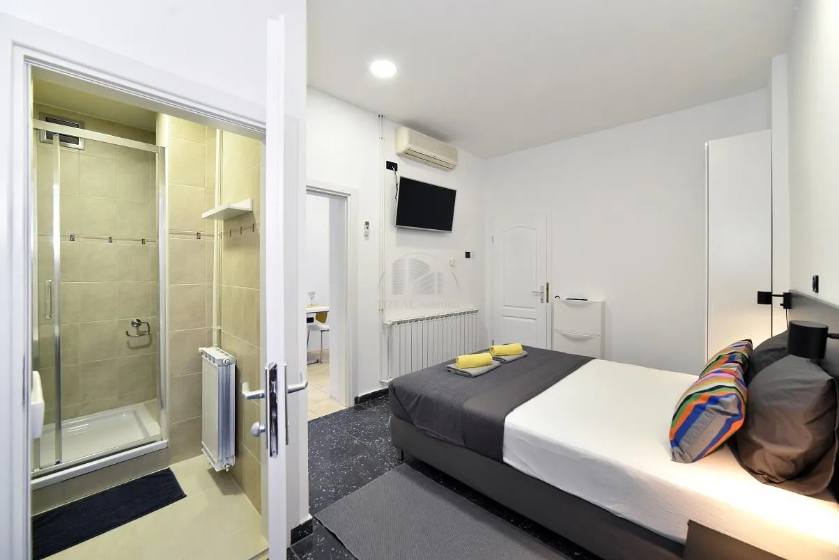 zagreb, strogi centar, 3 apartmana + tavan ukupne površine 203 m2, uhodan dnevni najam - slika 12